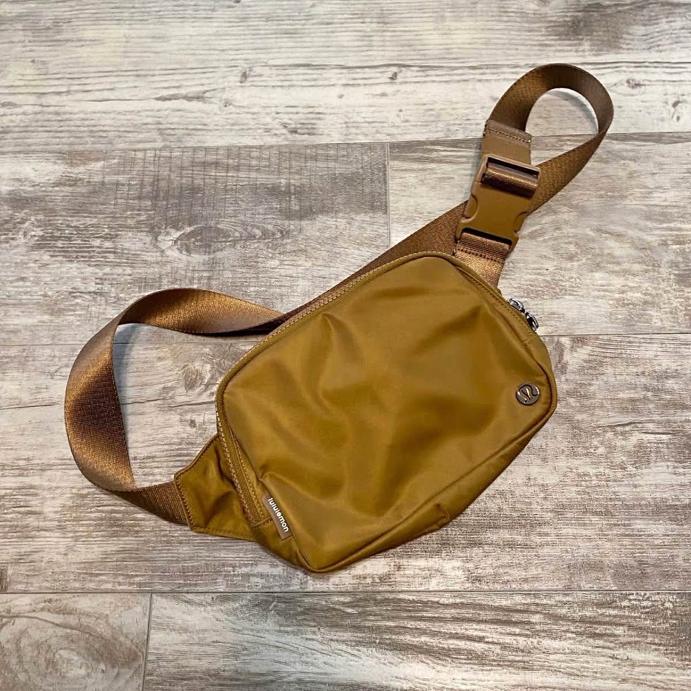 Lululemon 2L large belt bag burnt caramel color